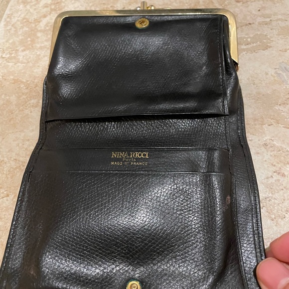 Nina Ricci Vintage Black Gold compact wallet coins slots and bills - Picture 4 of 9